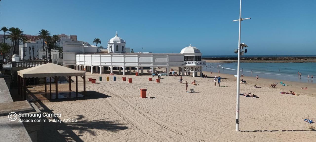 דירות קדיז Piso Playa La Caleta מראה חיצוני תמונה